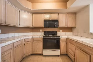 Photo #6: 2506132 Listing