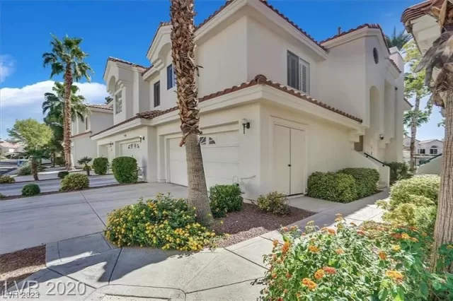 MLS: 2506134 Condo For Sale