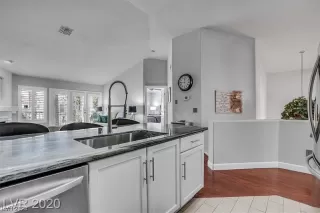 Photo #1: 2506134 Listing