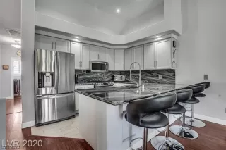 Photo #2: 2506134 Listing