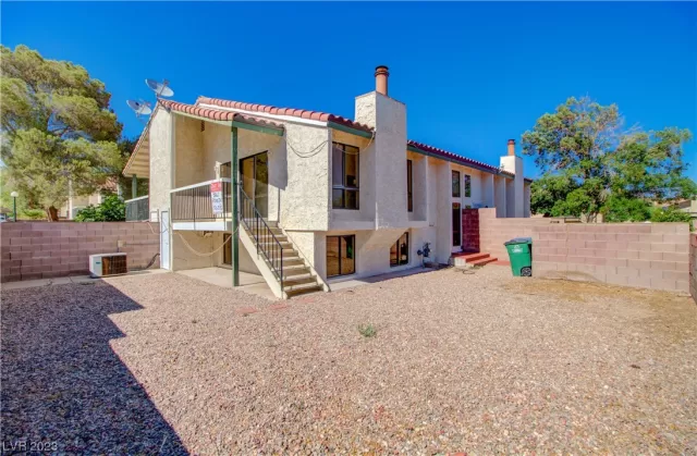 MLS: 2506158 Condo For Sale