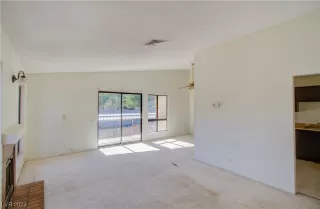 Photo #2: 2506158 Listing 