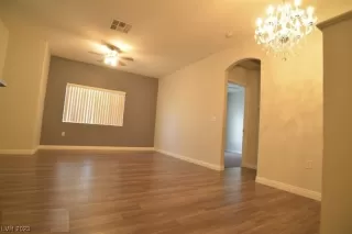 Photo #1: 2506184 Listing