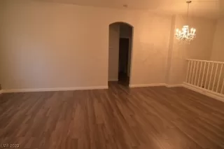 Photo #6: 2506184 Listing