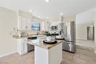 Photo #5: 2506266 Listing 