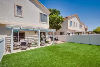 Photo #5: 2506302 Listing