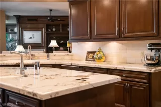 Photo #2: 2506304 Listing