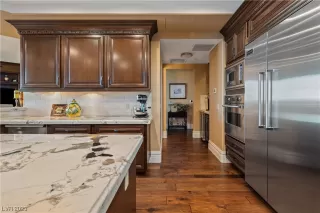 Photo #4: 2506304 Listing