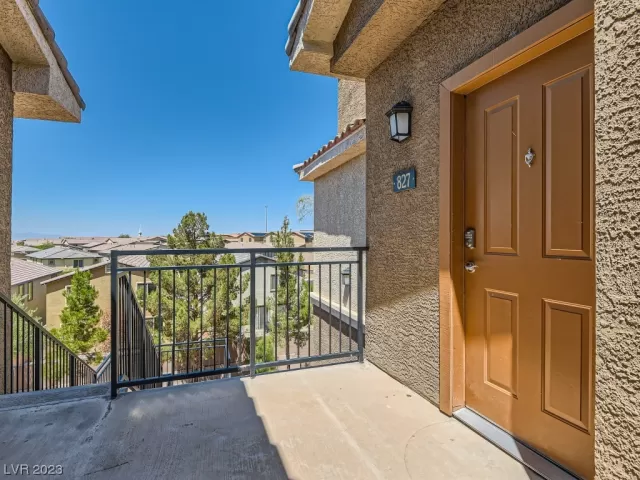 MLS: 2506306 Condo For Sale