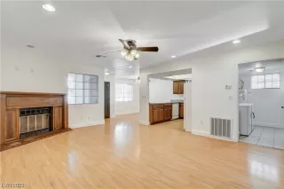 Photo #3: 2506337 Listing