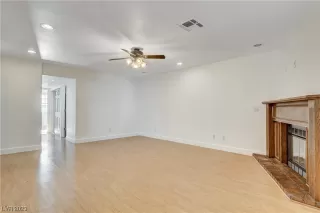 Photo #4: 2506337 Listing