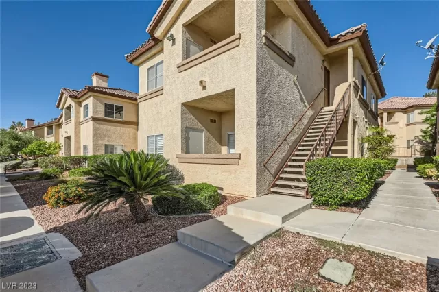 MLS: 2506338 Condo For Sale