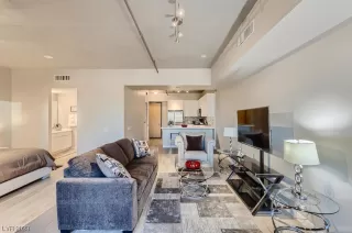 Photo #5: 2506370 Listing 