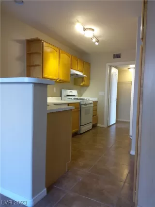 Photo #2: 2506381 Listing 