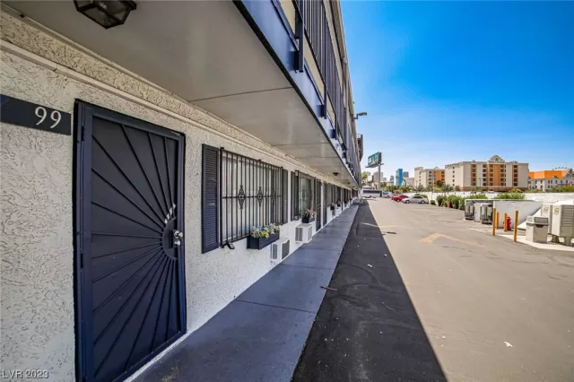 MLS: 2506423 Condo For Sale