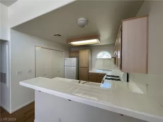 Photo #5: 2506428 Listing 