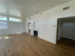 Photo #6: 2506428 Listing 