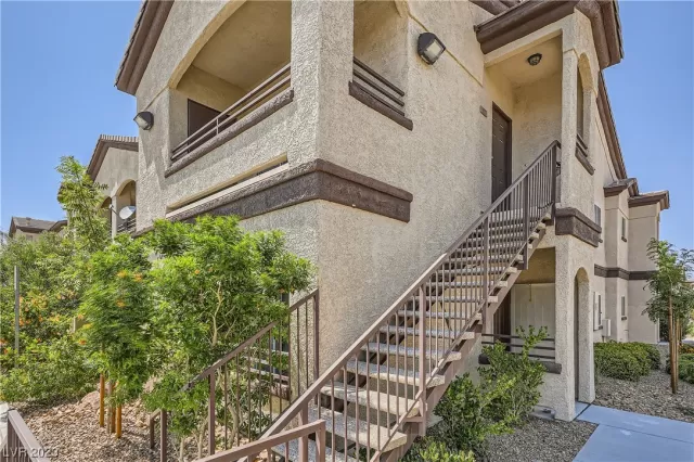 MLS: 2506436 Condo For Sale