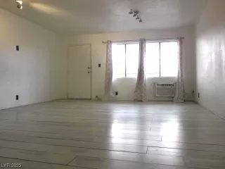 Photo #2: 2506460 Listing