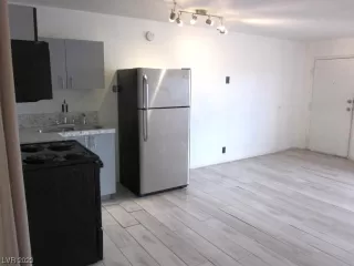 Photo #3: 2506460 Listing