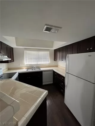 Photo #5: 2506490 Listing 