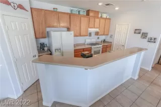 Photo #4: 2506544 Listing