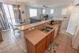 Photo #6: 2506544 Listing