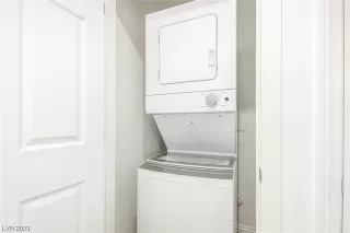 Photo #2: 2506558 Listing 