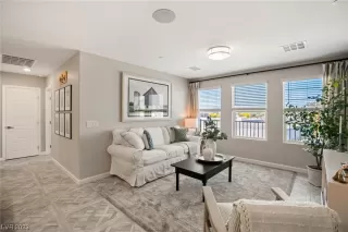 Photo #2: 2506564 Listing