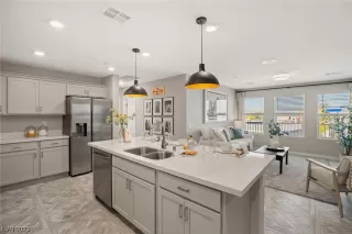 Photo #4: 2506564 Listing