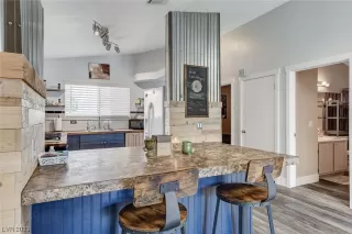 Photo #1: 2506569 Listing 