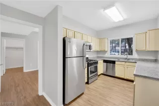 Photo #5: 2506573 Listing