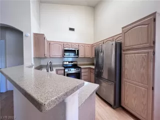 Photo #3: 2506593 Listing