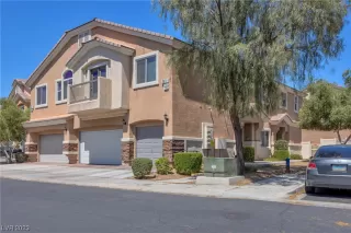 Photo #1: 2506605 Listing