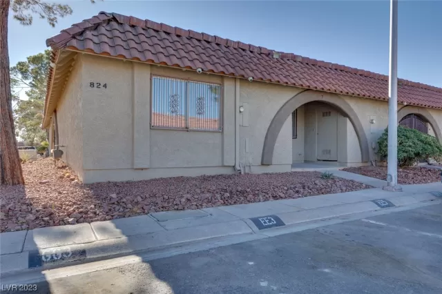 MLS: 2506613 Condo For Sale
