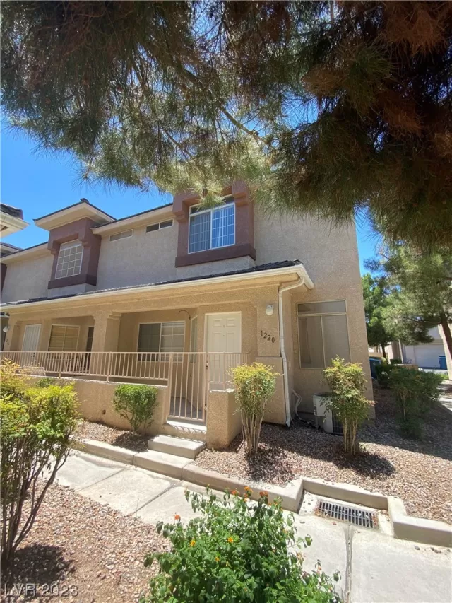 MLS: 2506661 Condo For Sale