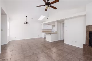 Photo #6: 2506691 Listing