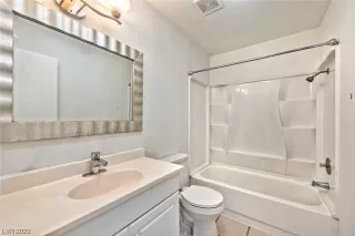 Photo #5: 2506715 Listing