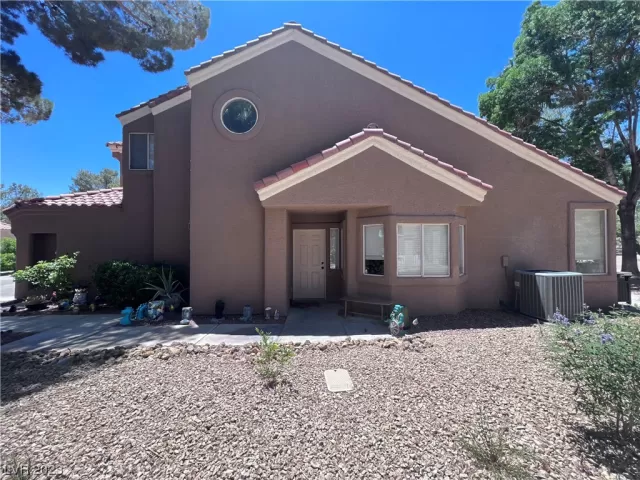 MLS: 2506721 Condo For Sale