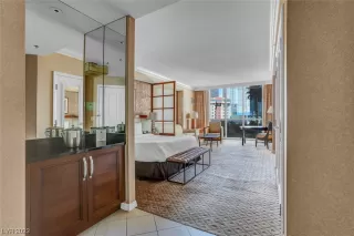 Photo #3: 2506750 Listing