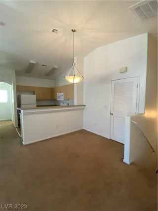 Photo #4: 2506761 Listing 