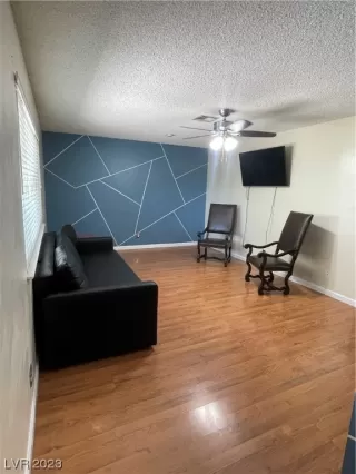 Photo #1: 2506797 Listing