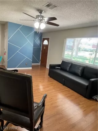 Photo #2: 2506797 Listing