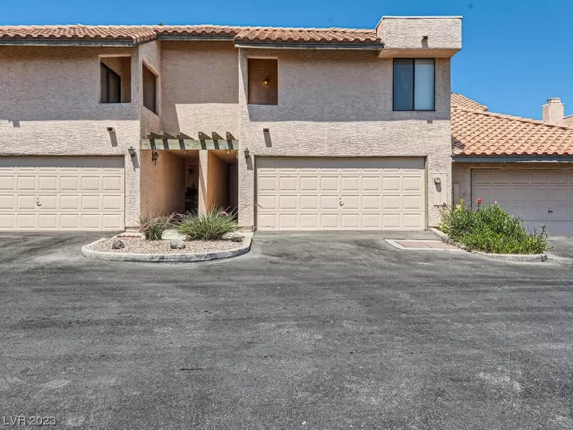 MLS: 2506800 Condo For Sale