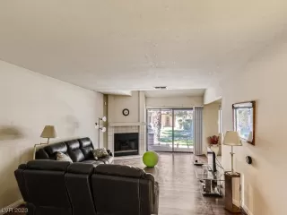 Photo #3: 2506800 Listing 