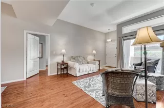 Photo #2: 2506812 Listing