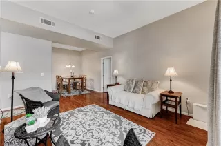 Photo #3: 2506812 Listing