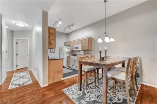 Photo #5: 2506812 Listing