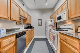 Photo #6: 2506812 Listing