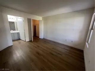 Photo #5: 2506856 Listing 